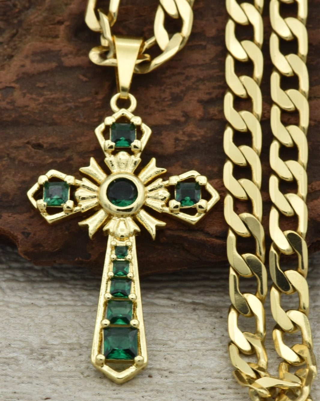 Cadena Cubana 60 Cm / 4 MM + DIJE CRISTO VERDE..